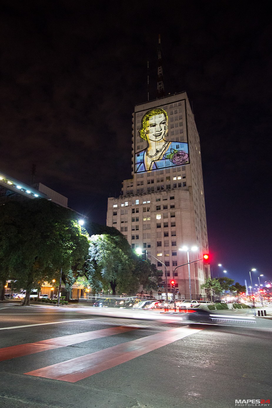 eva peron image on side of building in buenos aires