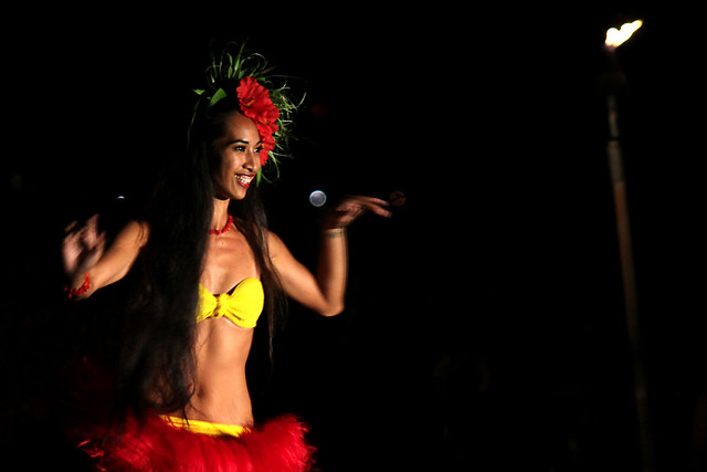 dance-costumes-mapes24-old-lahaina-luau-1