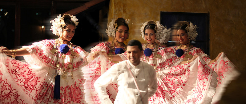 dance-costumes-mapes24-tinajas