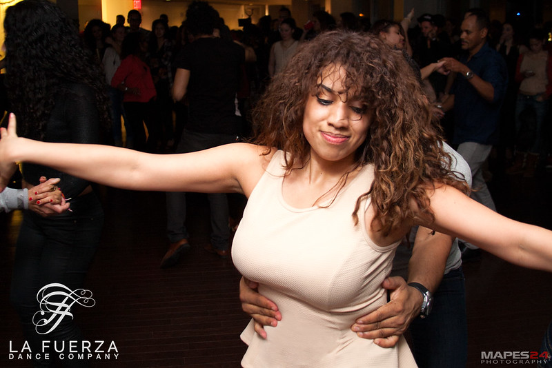 la-fuerza-bachata-ugly-sweater-party-mapes24-3